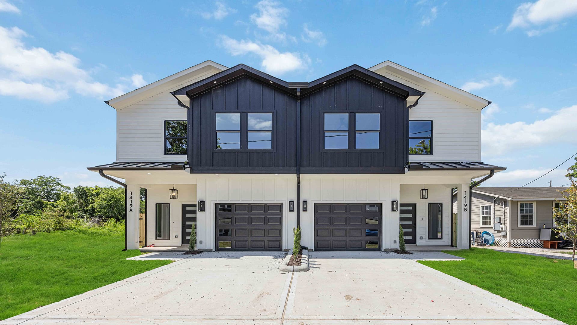 Kensli Homes side-by-side duplex new construction in Houston